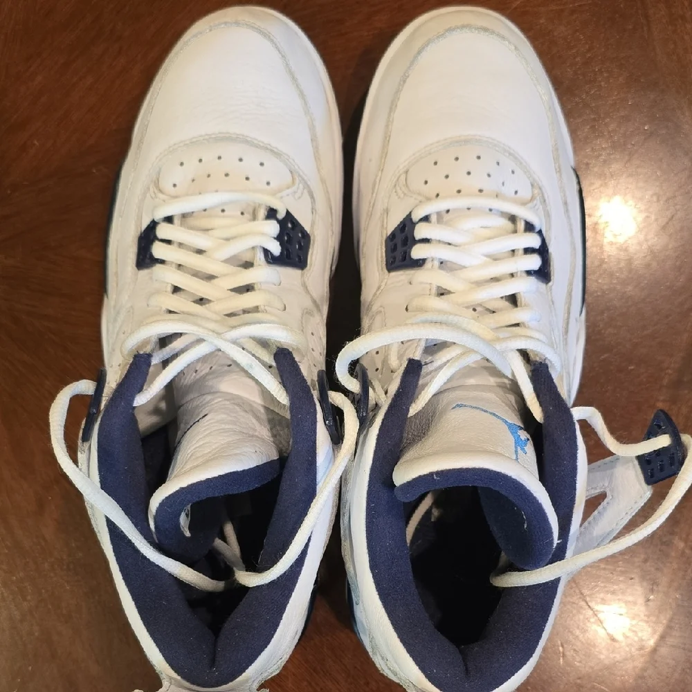 Jordan White and Blue Sneakers Classic Design - Picture 7 of 10